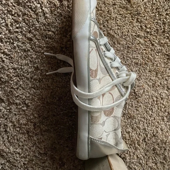 Coach low top signature sneakers size 9 - Picture 6 of 7